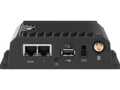 Cradlepoint IBR920 back facing black device.