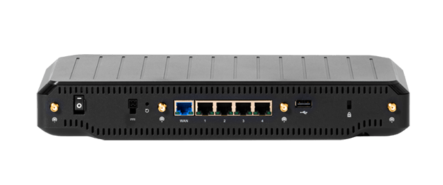 Ericsson Cradlepoint E400, back of device. Shows antenna connectors, 5 ethernet ports, and USB type A port.